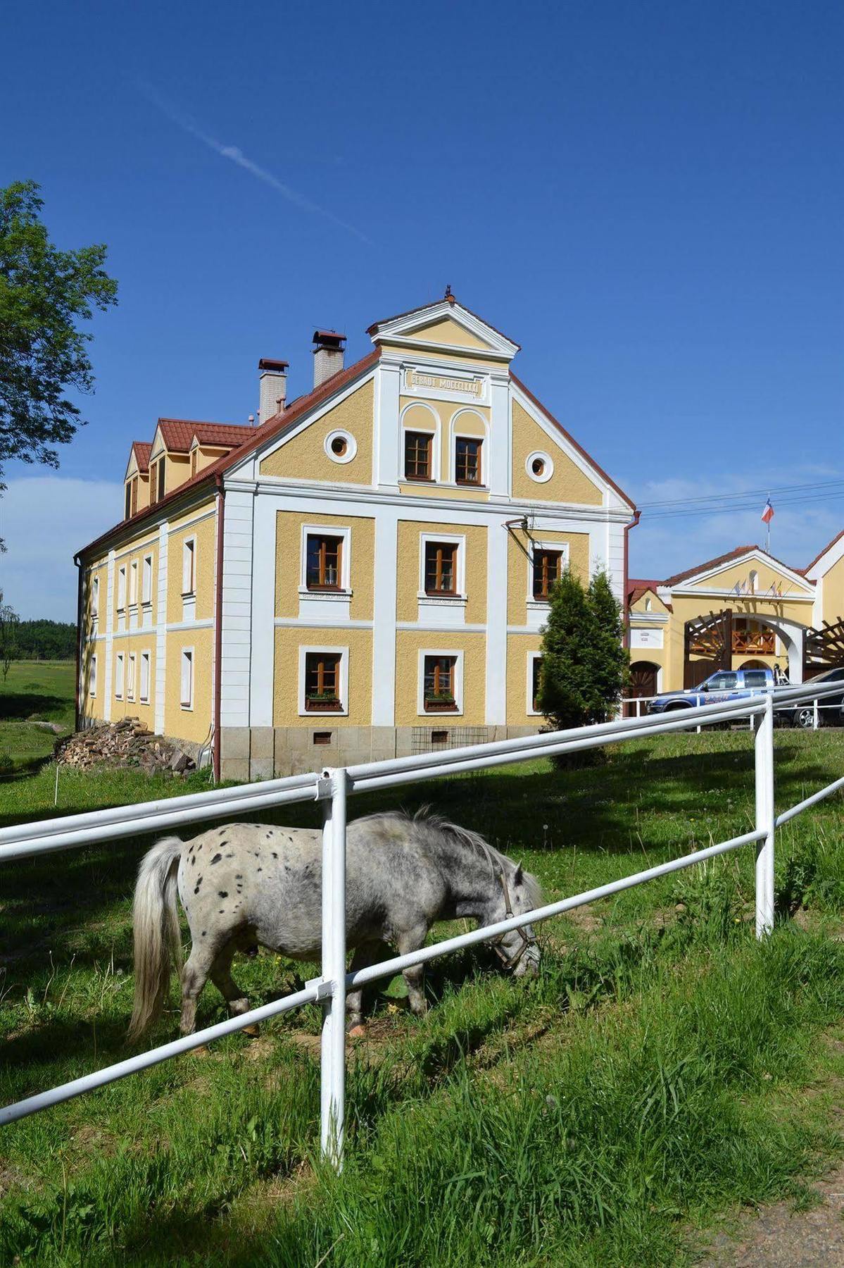 Hotel Resort Stein Cheb Exterior foto